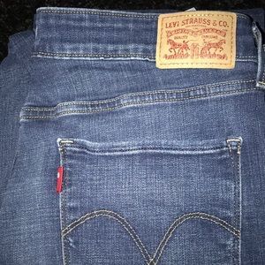 Levi’s Mid Rise Skinny